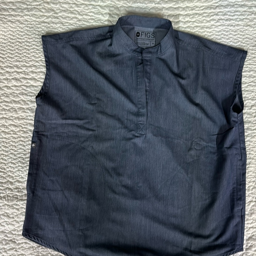 Figs heather denim rafaela scrub top. Medium.